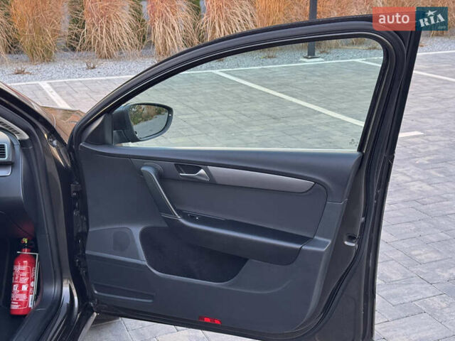 Коричневий Фольксваген Пассат, об'ємом двигуна 1.97 л та пробігом 239 тис. км за 12800 $, фото 27 на Automoto.ua