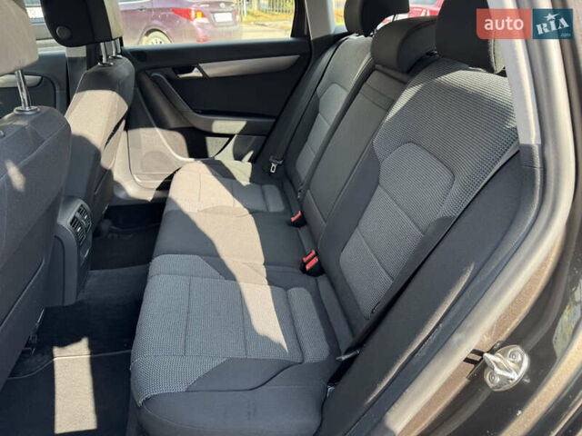 Коричневый Фольксваген Пассат, объемом двигателя 1.97 л и пробегом 238 тыс. км за 12800 $, фото 21 на Automoto.ua