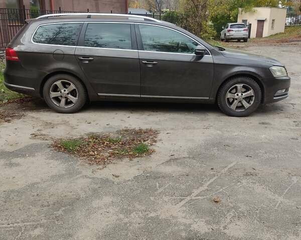 Коричневый Фольксваген Пассат, объемом двигателя 1.39 л и пробегом 250 тыс. км за 7500 $, фото 8 на Automoto.ua