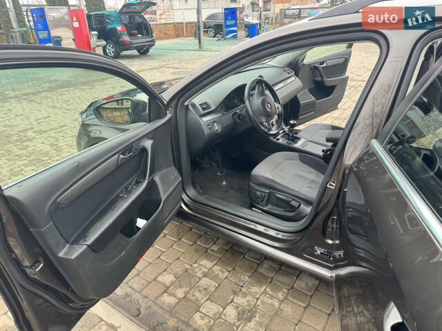 Коричневый Фольксваген Пассат, объемом двигателя 2 л и пробегом 325 тыс. км за 10500 $, фото 13 на Automoto.ua