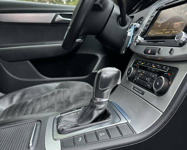 Коричневий Фольксваген Пассат, об'ємом двигуна 2 л та пробігом 217 тис. км за 12999 $, фото 47 на Automoto.ua