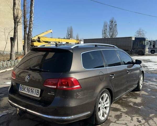 Коричневый Фольксваген Пассат, объемом двигателя 1.6 л и пробегом 280 тыс. км за 8899 $, фото 4 на Automoto.ua