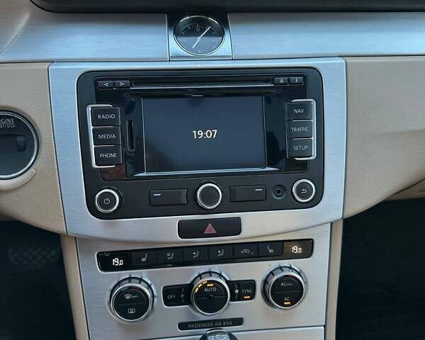 Коричневый Фольксваген Пассат, объемом двигателя 1.97 л и пробегом 256 тыс. км за 12850 $, фото 24 на Automoto.ua