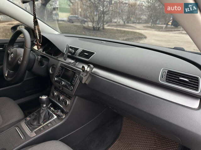 Коричневый Фольксваген Пассат, объемом двигателя 1.97 л и пробегом 260 тыс. км за 10800 $, фото 16 на Automoto.ua