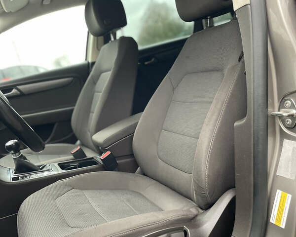 Коричневый Фольксваген Пассат, объемом двигателя 2 л и пробегом 225 тыс. км за 8599 $, фото 20 на Automoto.ua