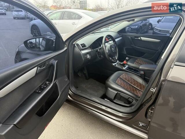 Коричневый Фольксваген Пассат, объемом двигателя 1.6 л и пробегом 250 тыс. км за 9999 $, фото 12 на Automoto.ua