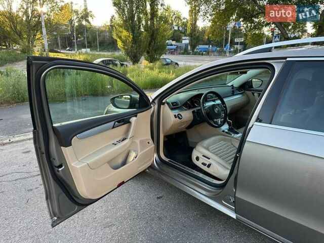 Коричневый Фольксваген Пассат, объемом двигателя 1.97 л и пробегом 256 тыс. км за 12850 $, фото 13 на Automoto.ua