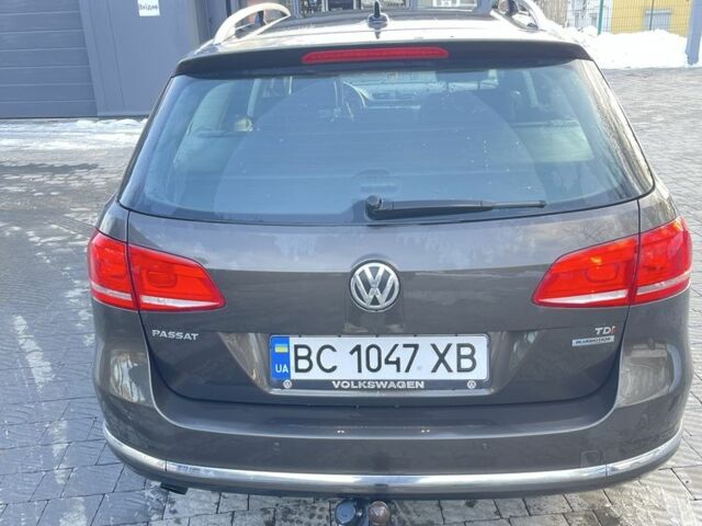 Коричневий Фольксваген Пассат, об'ємом двигуна 1.6 л та пробігом 284 тис. км за 8950 $, фото 2 на Automoto.ua