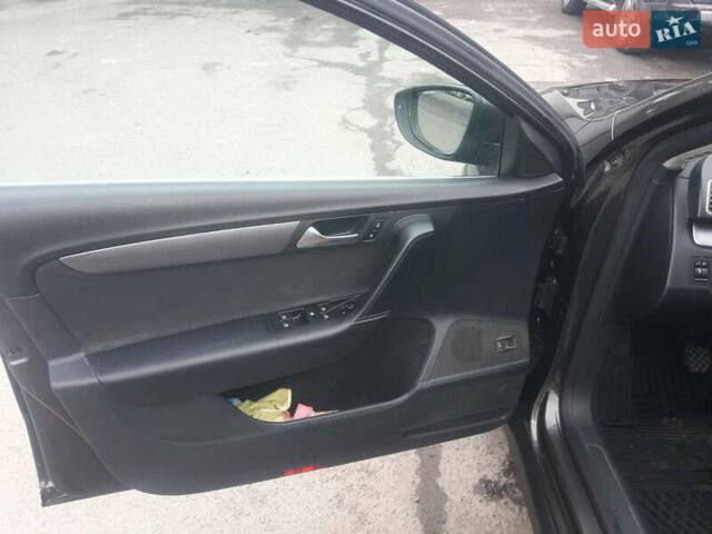 Коричневий Фольксваген Пассат, об'ємом двигуна 1.6 л та пробігом 330 тис. км за 8800 $, фото 12 на Automoto.ua