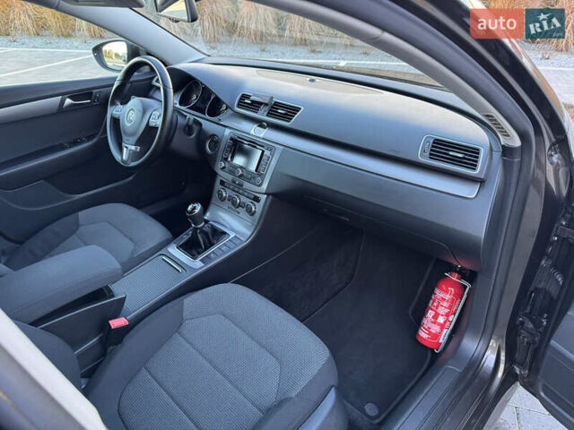 Коричневий Фольксваген Пассат, об'ємом двигуна 1.97 л та пробігом 239 тис. км за 12800 $, фото 29 на Automoto.ua