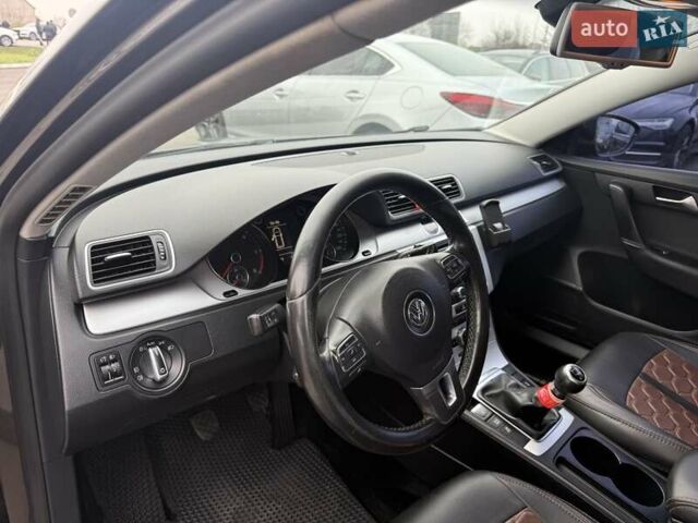 Коричневый Фольксваген Пассат, объемом двигателя 1.6 л и пробегом 250 тыс. км за 9999 $, фото 20 на Automoto.ua