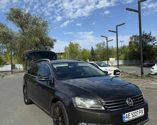 Коричневый Фольксваген Пассат, объемом двигателя 1.6 л и пробегом 267 тыс. км за 8500 $, фото 2 на Automoto.ua
