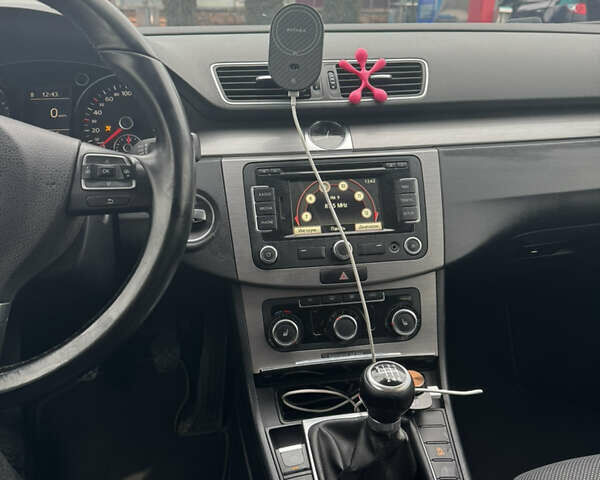 Коричневый Фольксваген Пассат, объемом двигателя 2 л и пробегом 325 тыс. км за 10500 $, фото 19 на Automoto.ua