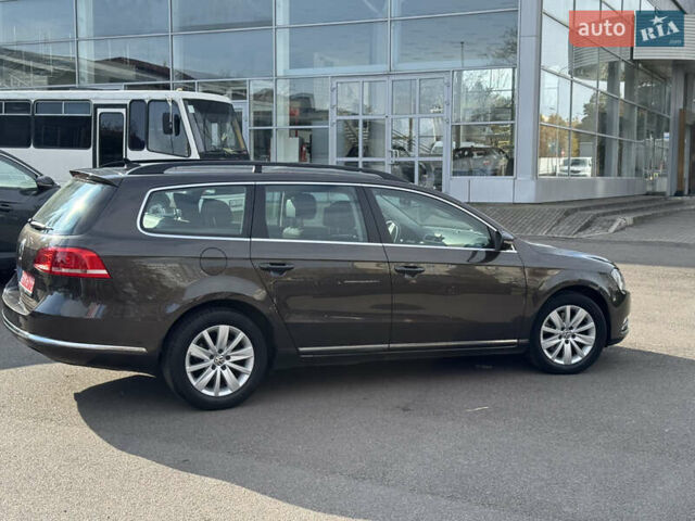 Коричневый Фольксваген Пассат, объемом двигателя 1.97 л и пробегом 238 тыс. км за 12800 $, фото 8 на Automoto.ua