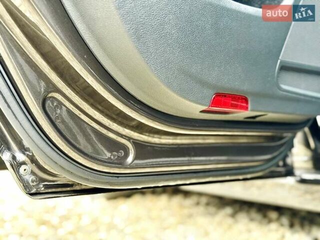 Коричневий Фольксваген Пассат, об'ємом двигуна 2 л та пробігом 267 тис. км за 10999 $, фото 59 на Automoto.ua