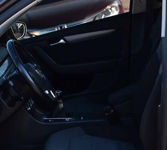 Коричневый Фольксваген Пассат, объемом двигателя 1.6 л и пробегом 210 тыс. км за 8550 $, фото 6 на Automoto.ua