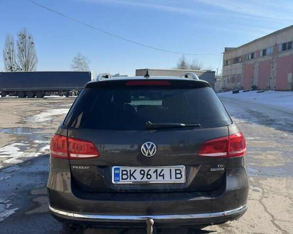 Коричневый Фольксваген Пассат, объемом двигателя 1.6 л и пробегом 280 тыс. км за 8899 $, фото 6 на Automoto.ua