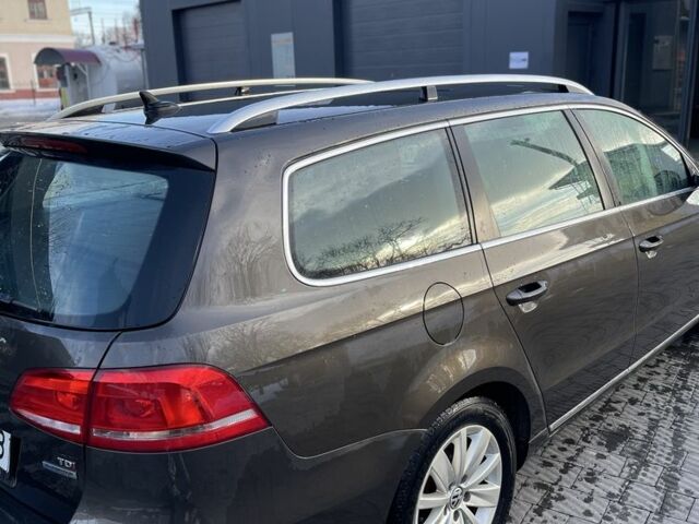 Коричневий Фольксваген Пассат, об'ємом двигуна 1.6 л та пробігом 284 тис. км за 8950 $, фото 1 на Automoto.ua