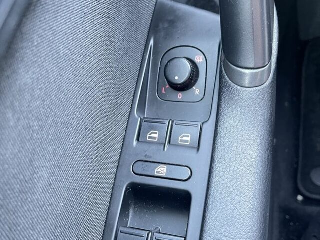 Коричневий Фольксваген Пассат, об'ємом двигуна 1.6 л та пробігом 284 тис. км за 8950 $, фото 15 на Automoto.ua