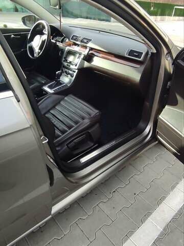 Коричневый Фольксваген Пассат, объемом двигателя 2 л и пробегом 228 тыс. км за 13500 $, фото 5 на Automoto.ua