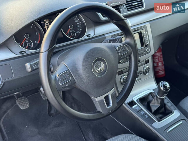 Коричневий Фольксваген Пассат, об'ємом двигуна 1.97 л та пробігом 239 тис. км за 12800 $, фото 17 на Automoto.ua