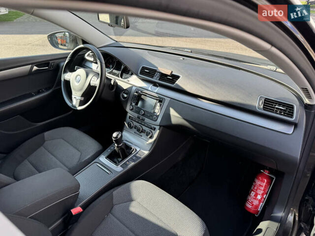 Коричневый Фольксваген Пассат, объемом двигателя 1.97 л и пробегом 238 тыс. км за 12800 $, фото 31 на Automoto.ua