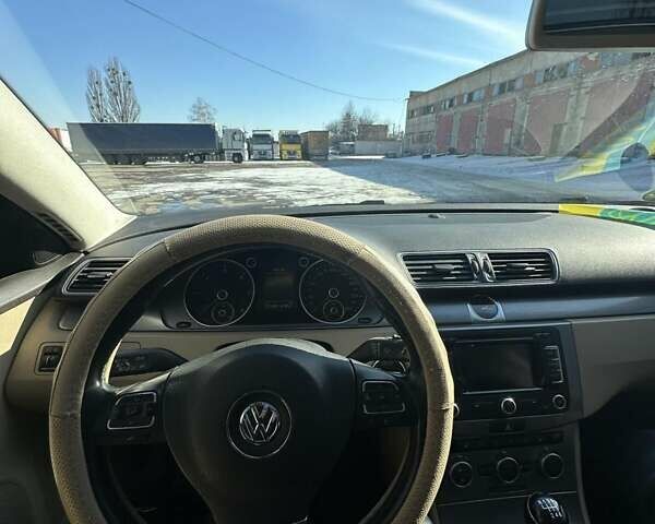 Коричневый Фольксваген Пассат, объемом двигателя 1.6 л и пробегом 280 тыс. км за 8899 $, фото 1 на Automoto.ua