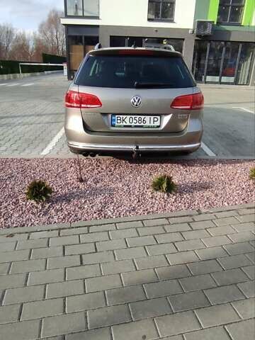 Коричневый Фольксваген Пассат, объемом двигателя 2 л и пробегом 228 тыс. км за 13500 $, фото 11 на Automoto.ua