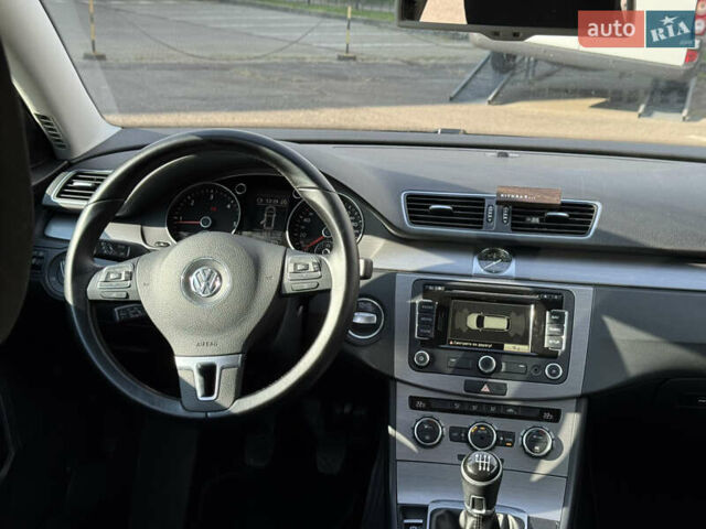 Коричневый Фольксваген Пассат, объемом двигателя 1.97 л и пробегом 238 тыс. км за 12800 $, фото 23 на Automoto.ua