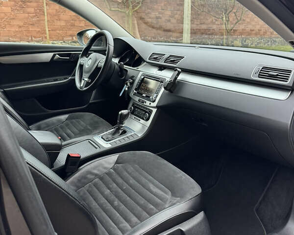 Коричневий Фольксваген Пассат, об'ємом двигуна 2 л та пробігом 217 тис. км за 12999 $, фото 73 на Automoto.ua