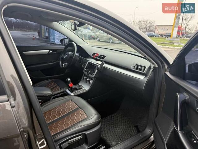 Коричневый Фольксваген Пассат, объемом двигателя 1.6 л и пробегом 250 тыс. км за 9999 $, фото 32 на Automoto.ua