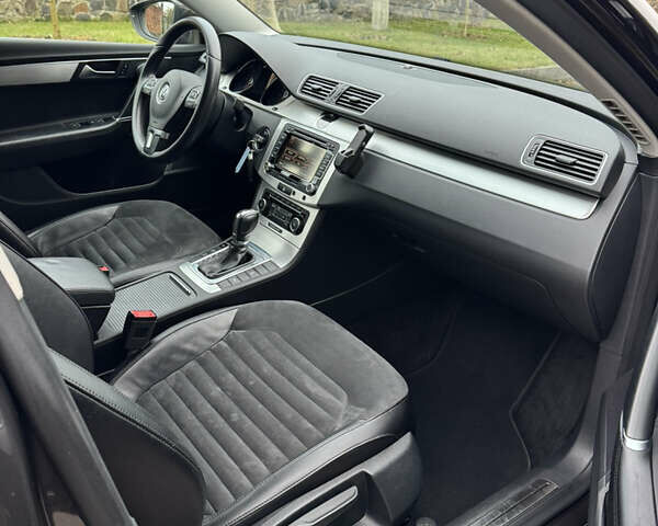 Коричневий Фольксваген Пассат, об'ємом двигуна 2 л та пробігом 217 тис. км за 12999 $, фото 75 на Automoto.ua