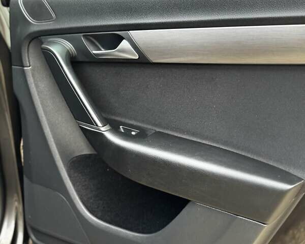 Коричневий Фольксваген Пассат, об'ємом двигуна 2 л та пробігом 267 тис. км за 10999 $, фото 82 на Automoto.ua