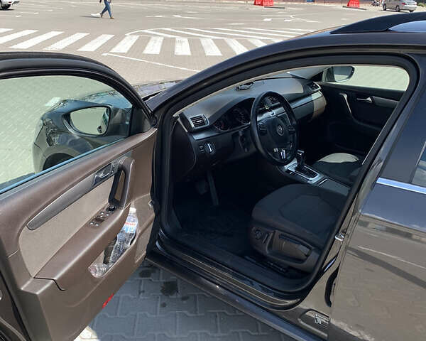 Коричневий Фольксваген Пассат, об'ємом двигуна 2 л та пробігом 265 тис. км за 9499 $, фото 19 на Automoto.ua