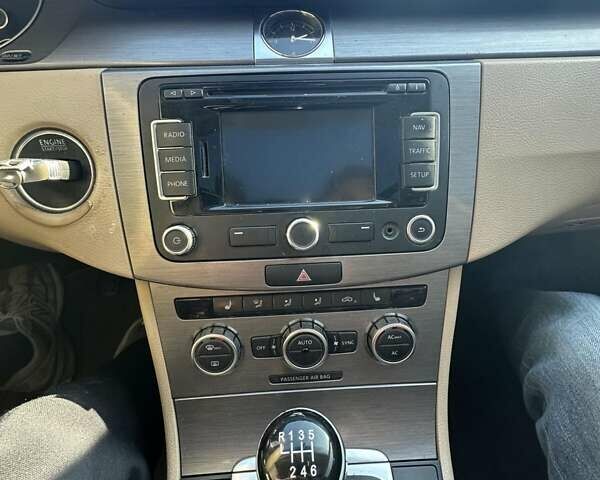 Коричневый Фольксваген Пассат, объемом двигателя 1.6 л и пробегом 280 тыс. км за 8899 $, фото 10 на Automoto.ua