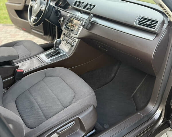 Коричневый Фольксваген Пассат, объемом двигателя 1.97 л и пробегом 336 тыс. км за 11700 $, фото 14 на Automoto.ua