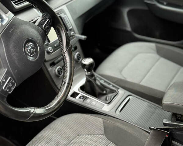 Коричневий Фольксваген Пассат, об'ємом двигуна 1.6 л та пробігом 284 тис. км за 9300 $, фото 11 на Automoto.ua