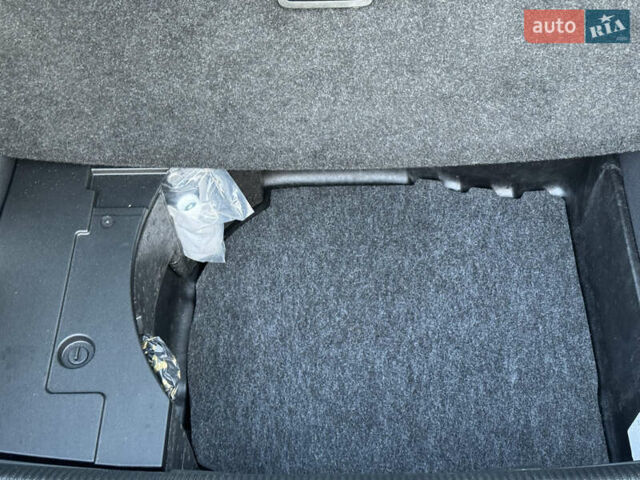 Коричневий Фольксваген Пассат, об'ємом двигуна 1.97 л та пробігом 239 тис. км за 12800 $, фото 12 на Automoto.ua