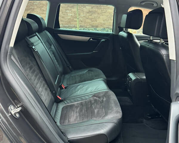 Коричневий Фольксваген Пассат, об'ємом двигуна 2 л та пробігом 217 тис. км за 12999 $, фото 82 на Automoto.ua