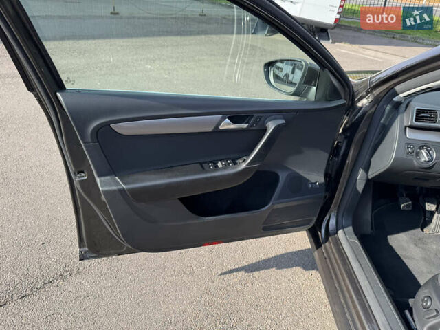 Коричневый Фольксваген Пассат, объемом двигателя 1.97 л и пробегом 238 тыс. км за 12800 $, фото 14 на Automoto.ua