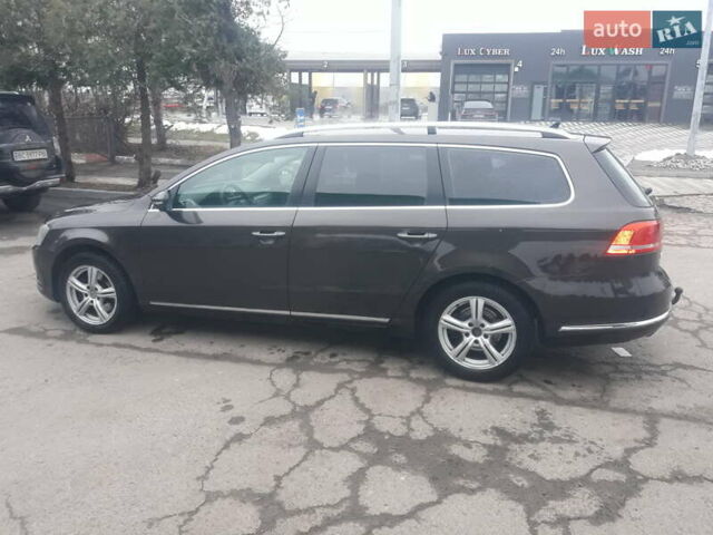 Коричневий Фольксваген Пассат, об'ємом двигуна 1.6 л та пробігом 330 тис. км за 8800 $, фото 3 на Automoto.ua