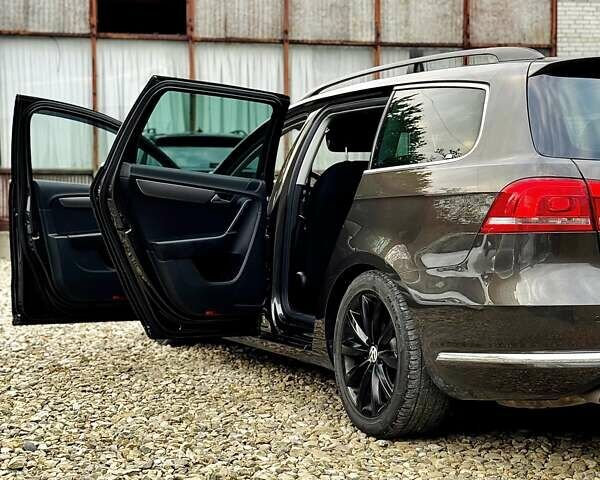 Коричневий Фольксваген Пассат, об'ємом двигуна 2 л та пробігом 267 тис. км за 10999 $, фото 58 на Automoto.ua