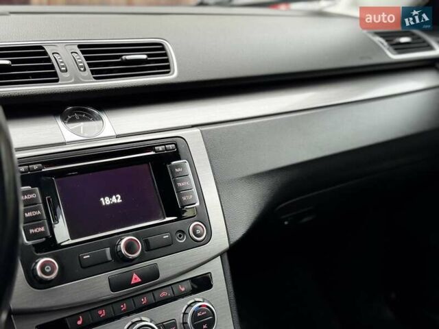 Коричневий Фольксваген Пассат, об'ємом двигуна 2 л та пробігом 267 тис. км за 10999 $, фото 3 на Automoto.ua