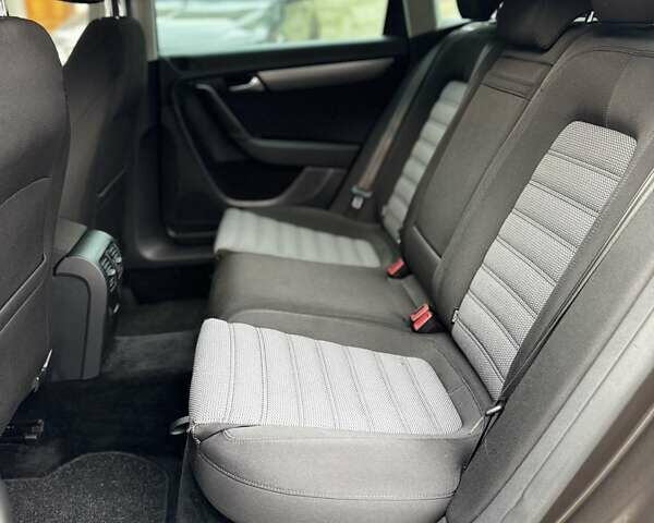 Коричневий Фольксваген Пассат, об'ємом двигуна 2 л та пробігом 267 тис. км за 10999 $, фото 62 на Automoto.ua