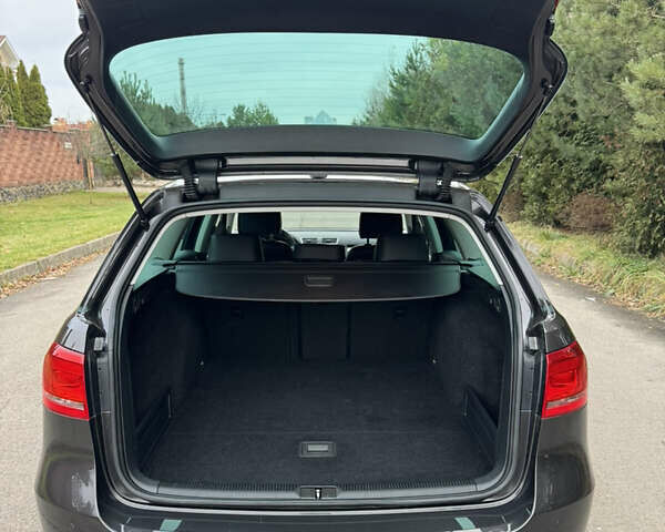 Коричневий Фольксваген Пассат, об'ємом двигуна 2 л та пробігом 217 тис. км за 12999 $, фото 87 на Automoto.ua