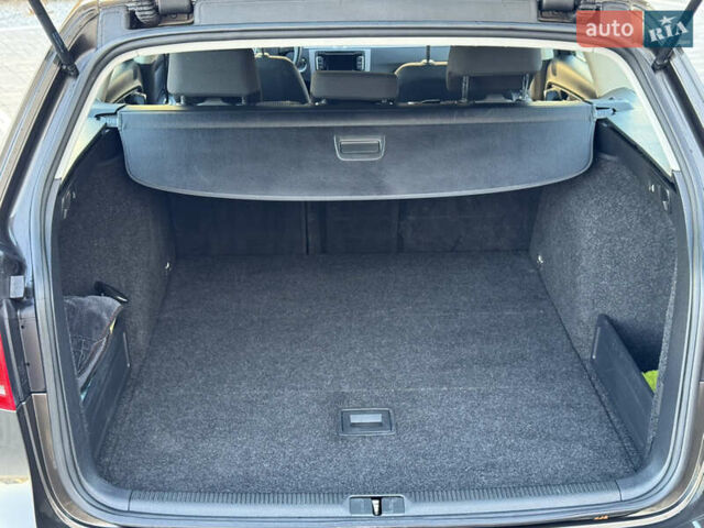 Коричневий Фольксваген Пассат, об'ємом двигуна 1.97 л та пробігом 239 тис. км за 12800 $, фото 11 на Automoto.ua