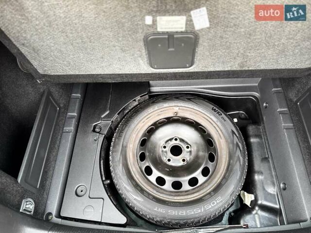 Коричневий Фольксваген Пассат, об'ємом двигуна 2 л та пробігом 267 тис. км за 10999 $, фото 57 на Automoto.ua