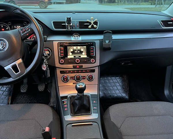 Коричневый Фольксваген Пассат, объемом двигателя 1.6 л и пробегом 245 тыс. км за 9600 $, фото 5 на Automoto.ua