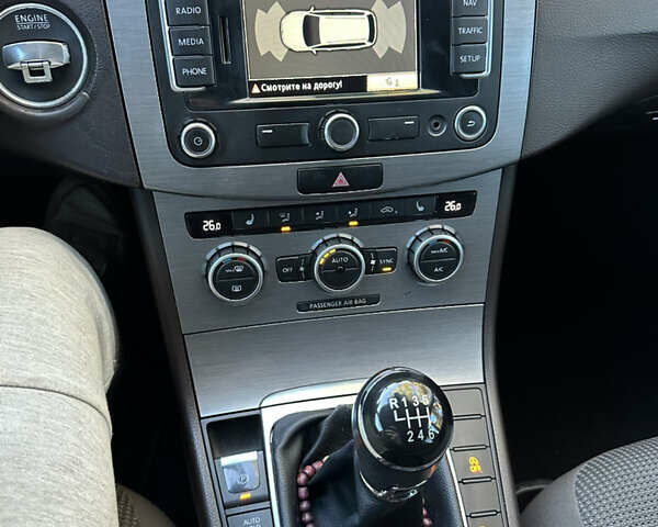 Коричневый Фольксваген Пассат, объемом двигателя 2 л и пробегом 270 тыс. км за 11100 $, фото 26 на Automoto.ua