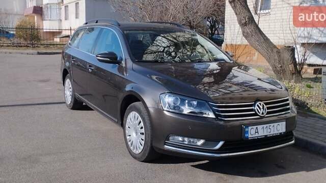 Коричневый Фольксваген Пассат, объемом двигателя 2 л и пробегом 300 тыс. км за 11500 $, фото 2 на Automoto.ua